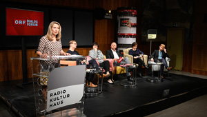 DialogForum "Ausgeliefert?!", Eine Handvoll global agierender Konzerne …